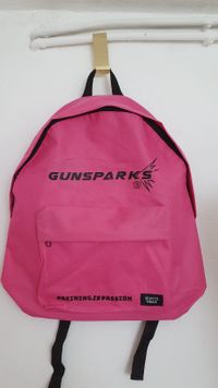 Rucksack, pink, Logos in schwarz